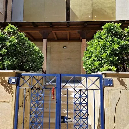 Vicino Al Mare Con Piscina