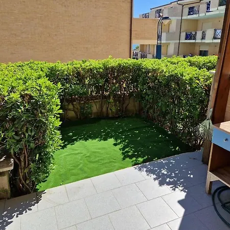 Vicino Al Mare Con Piscina Hébergement de vacances