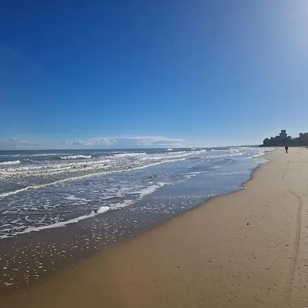 Vicino Al Mare Con Piscina