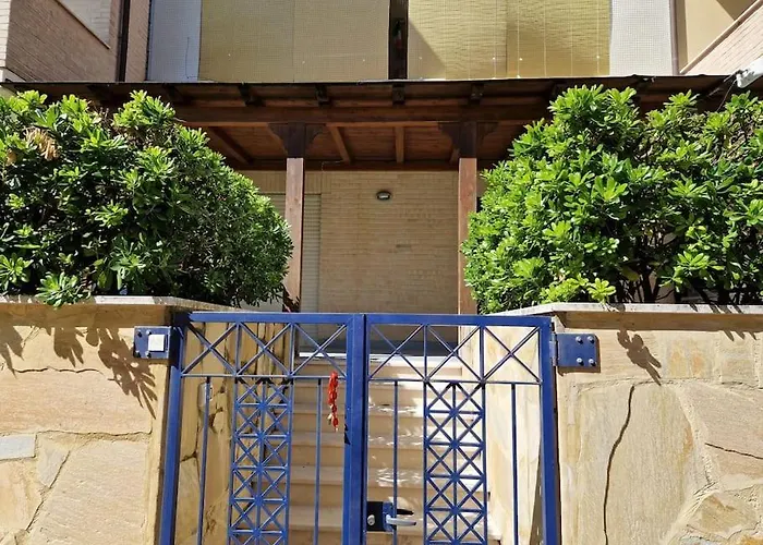 Vicino Al Mare Con Piscina