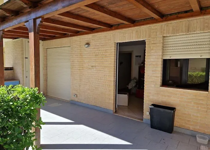 Vicino Al Mare Con Piscina Pineto